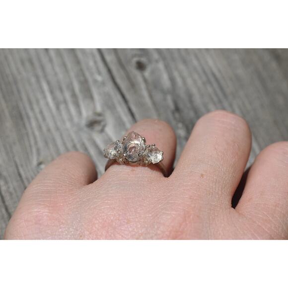 alternative raw diamond engagement rings, raw crystal size 4 5 6 7 8 8 9 10 11 - Picture 5 of 6